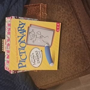 NWT PICTIONARY GAME